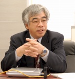 山崎氏